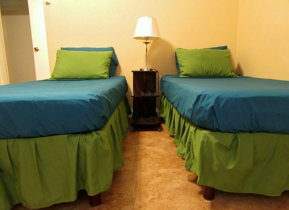 Centrally Located Guest Apartments Kingston Exterior photo